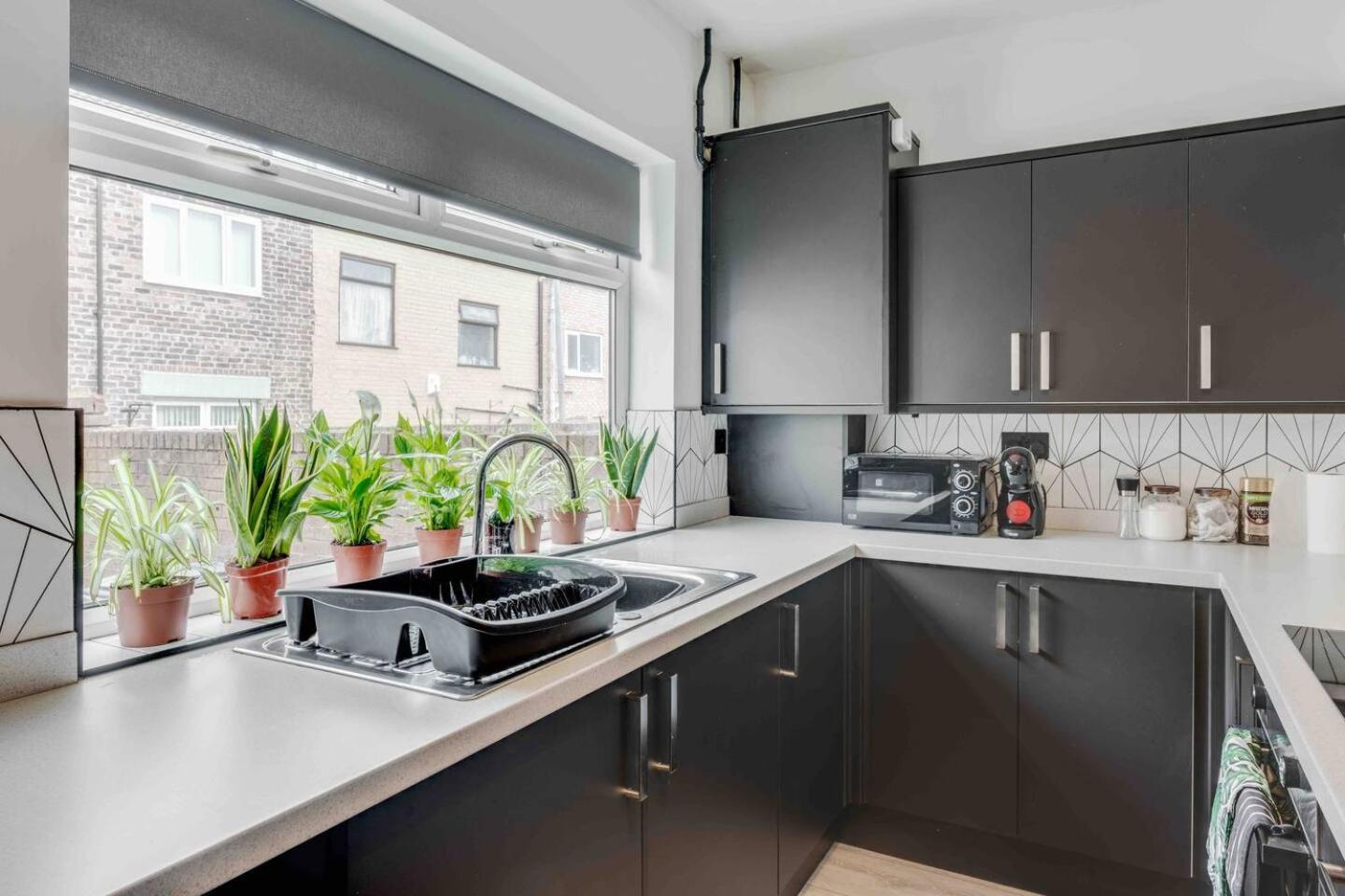 3-Bed Scouse House Near Anfield & Goodison Villa ลิเวอร์พูล ภายนอก รูปภาพ